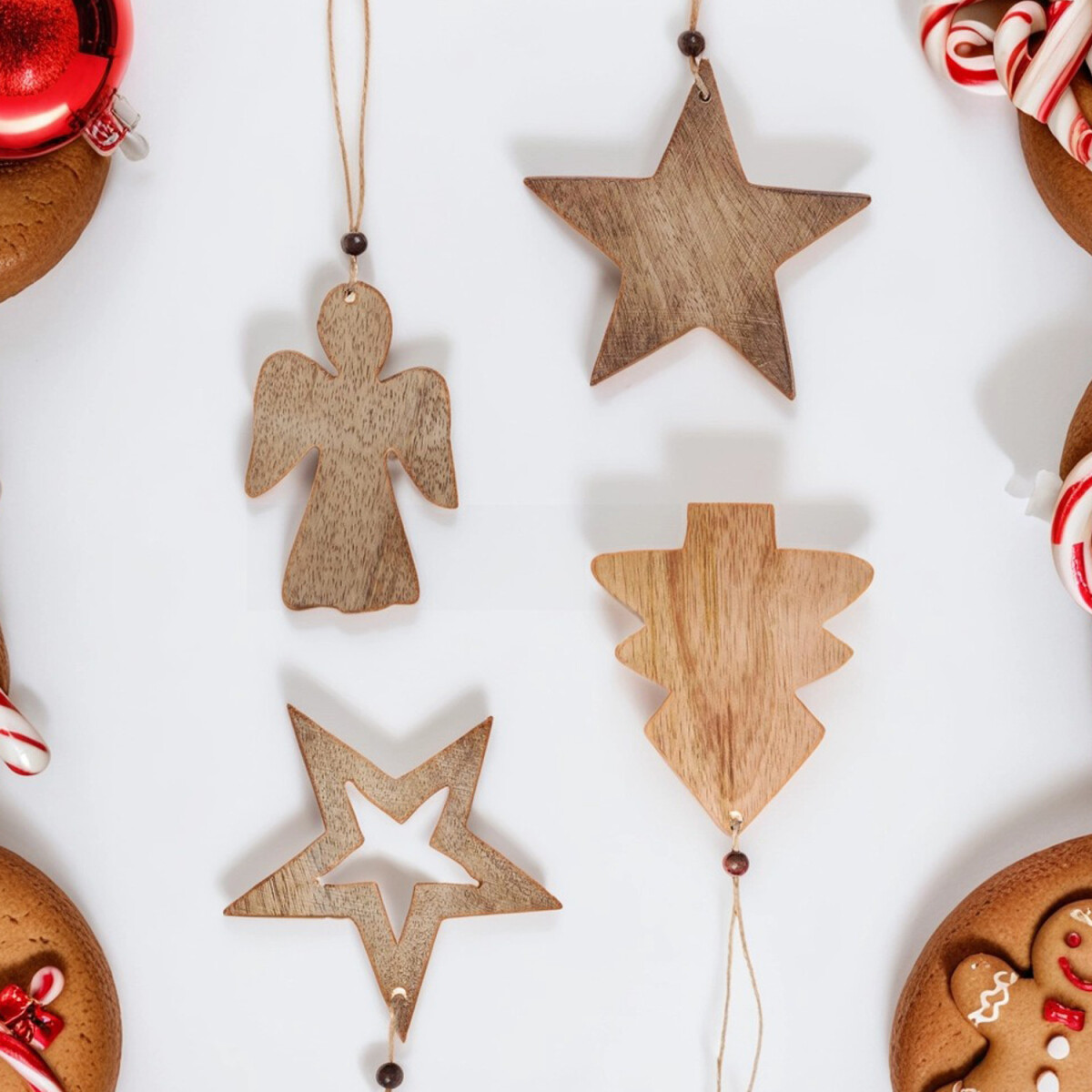 Juego de 4 adornos navideños de madera