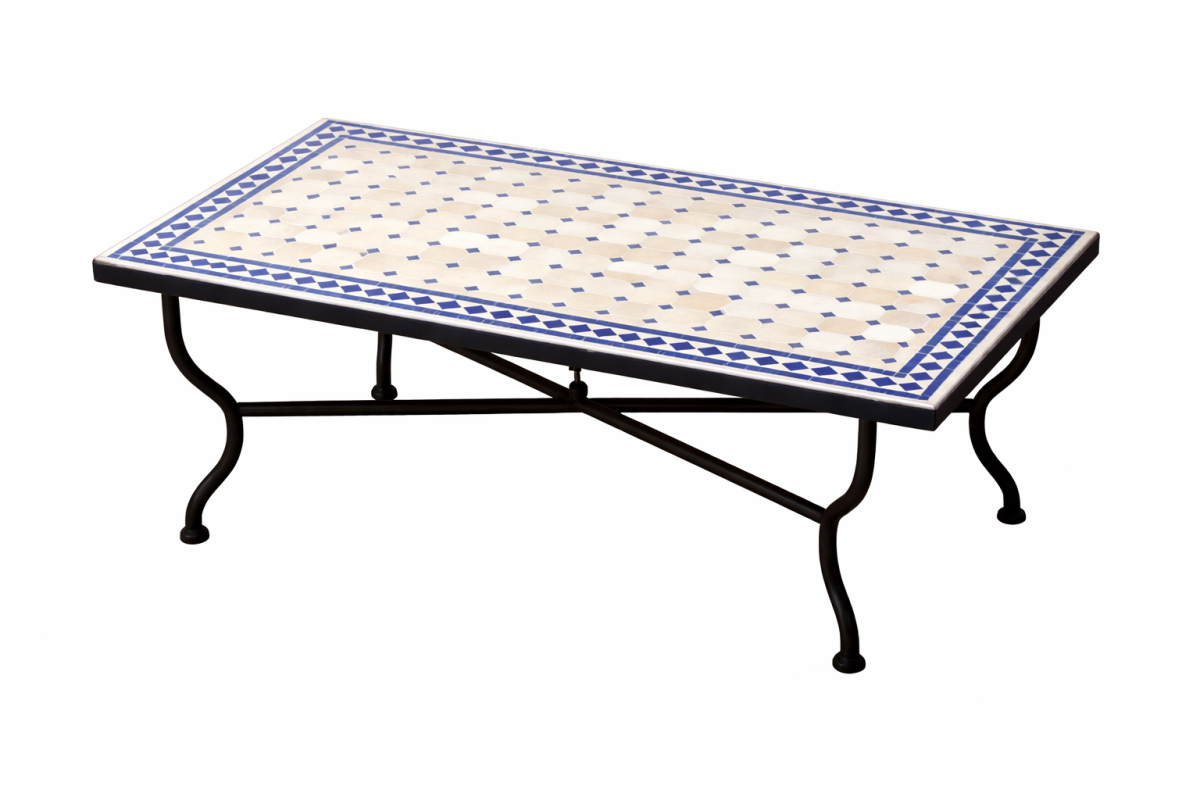 Mesa marroquí con mosaicos de Marrakech, en tonos bei