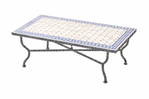 Mesa marroquí con mosaicos de Marrakech, en tonos...