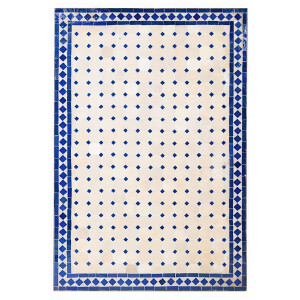 Mesa marroquí con mosaicos de Marrakech, en tonos...