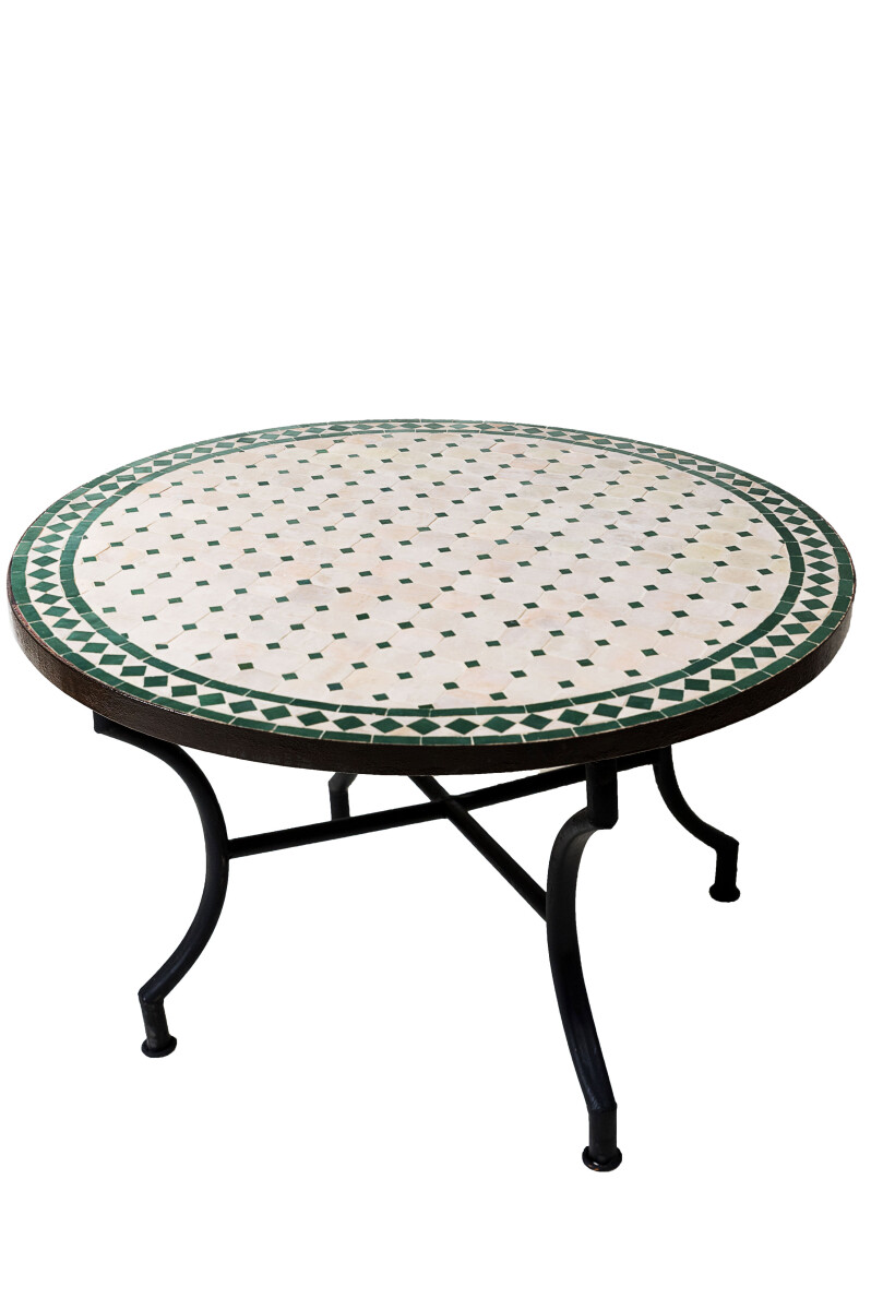 Mesa marroquí con mosaicos de Marrakech, en tonos bei